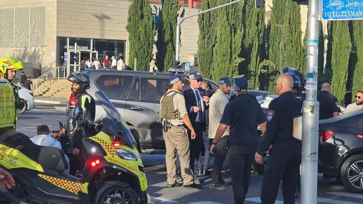 תאונת דרכים בין רכב של היחידה לאבטחת אישים לרכב פרטי בירושלים