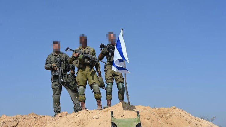דגל ישראל מונף במוצבים שצה"ל הקים בשכונת שג'אעיה