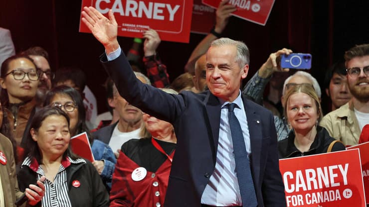 ראש ממשלת קנדה מארק קרני בנאום ניצחון אחרי ה בחירות במטה המפלגה הליברלית באוטווה