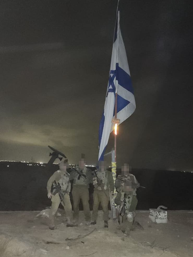 דגל ישראל גדול במוצבים שצה"ל הקים בשכונת שג'אעיה