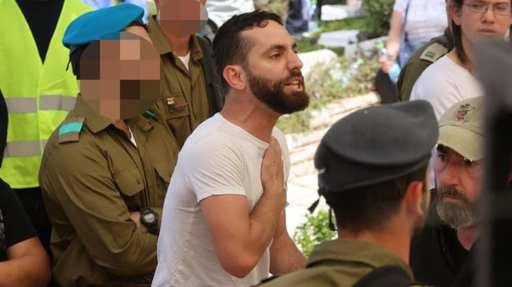 מהומות בטקס יום הזיכרון בבית העלמין קריית שאול
