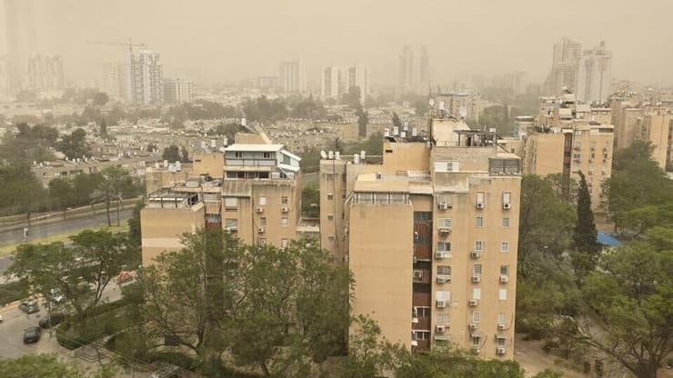 אובך בבאר שבע (צילום: הרצל יוסף) סופות חול ואובך בבאר שבע