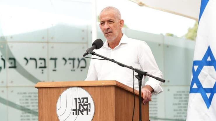 בר: "לאורך השנים התנגד שב"כ להעברת כספים מקטאר לרצועת עזה" (צילום: תקשורת שב"כ) ראש השב"כ רונן בר בטקס יום הזיכרון לחללי מערכות ישראל במטה השב"כ