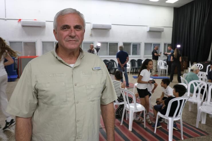 מפונים בטל שחר בעקבות שריפת הענק