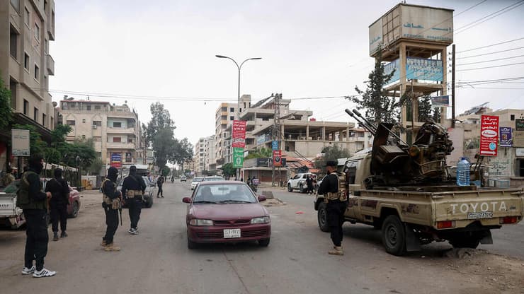 פריסה של כוחות סוריים שמאבטחים אזור בפרבר בדמשק