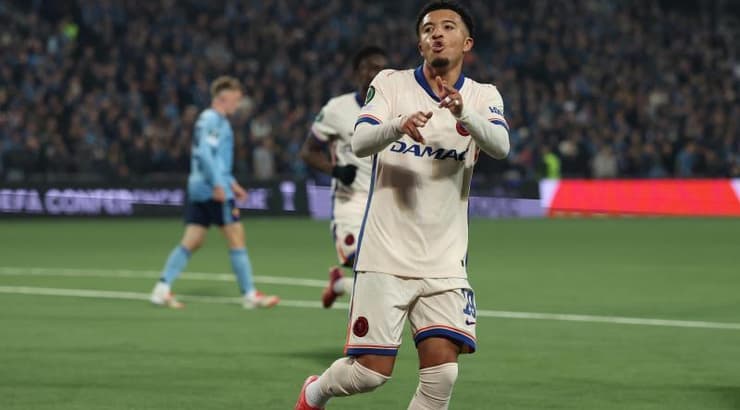 ג'יידון סאנצ'ו חוגג (רויטרס) ג'יידון סאנצ'ו חוגג