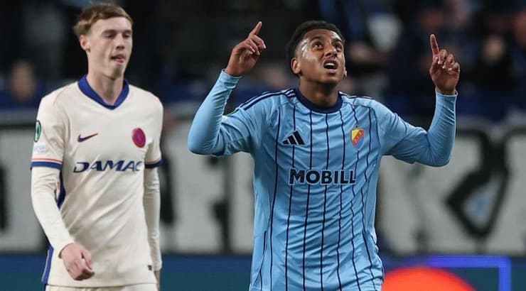 איסאק אלמייהו מאושר (רויטרס) איסאק אלמייהו מאושר