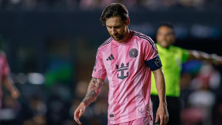 תואר אחד כבר הלך. לאו מסי (Chris Arjoon / AFP) שחקן אינטר מיאמי לאו מסי