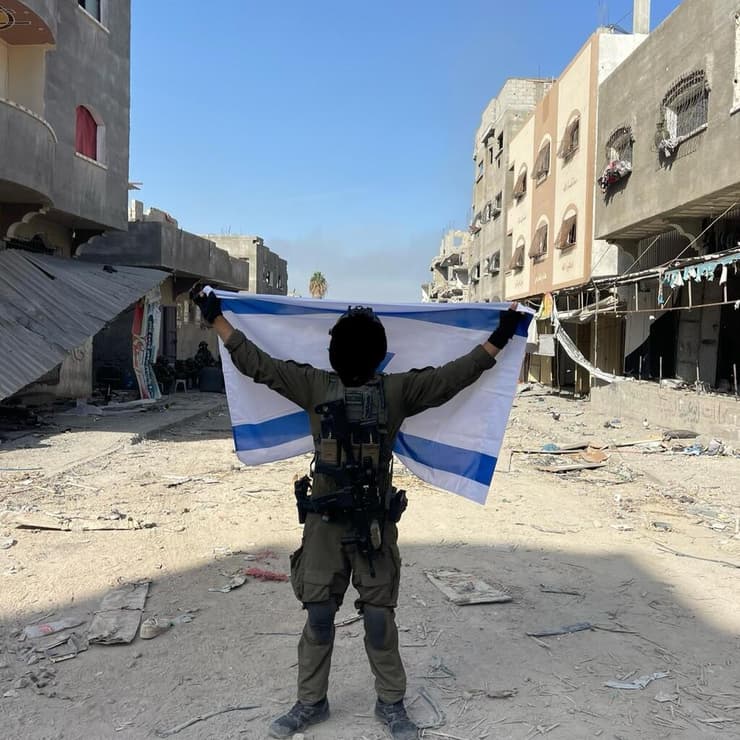 זיו. "פתאום הייתה דמות משמעותית שיכולתי להתייעץ איתה" (צילום: אלבום פרטי) זיו