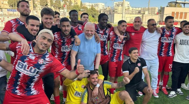 שחקני הפועל נוף הגליל מאושרים