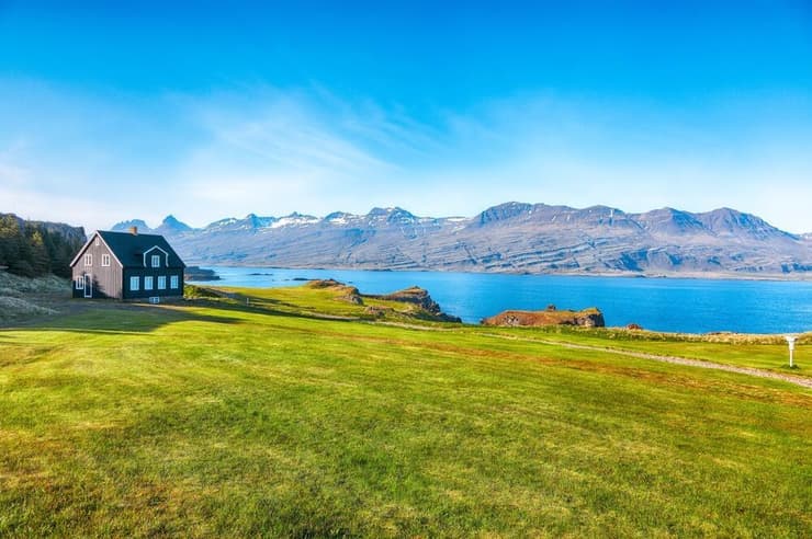 בקתה מבודדת באיסלנד