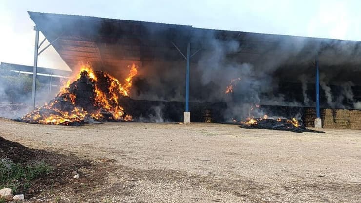 שריפת מתבן בקיבוץ אילון