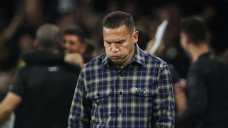 הקאמבק של המאמן המעוטר הסתיים בזעזוע. בכר (צילום: עוז מועלם) בכר