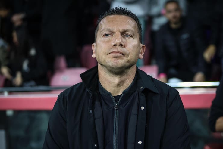 מערן זהבי של המאמנים לשני פיטורים ברציפות. בכר (צילום: עוז מועלם) בכר