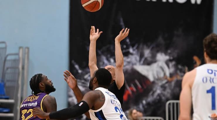 כדור הפתיחה