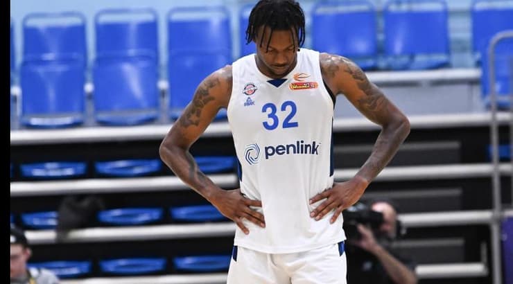 אלייז'ה סטיוארט מאוכזב