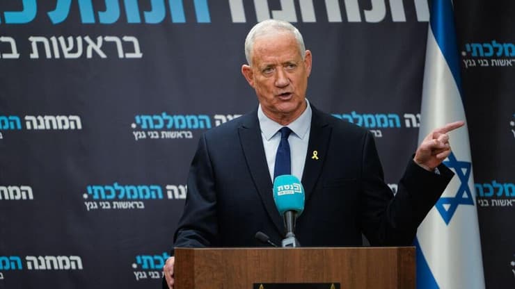 בני גנץ   יו"ר המחנה הממלכתי בישיבת סיעה