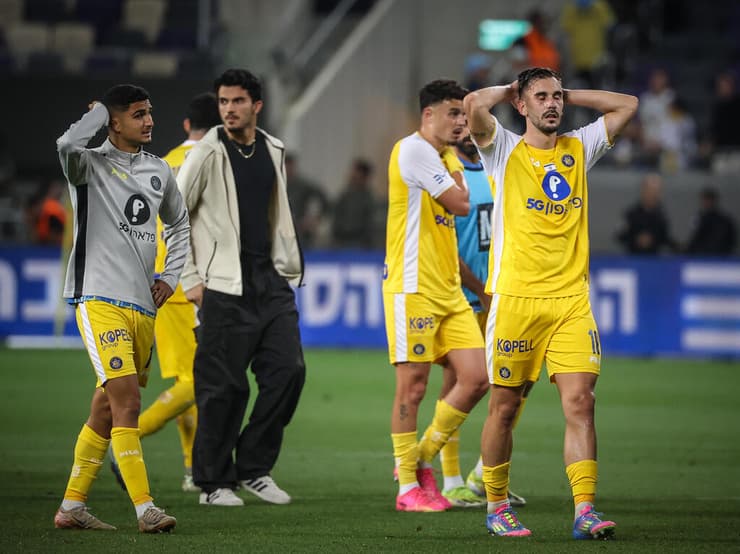 שחקני מכבי ת"א מאוכזבים בסיום
