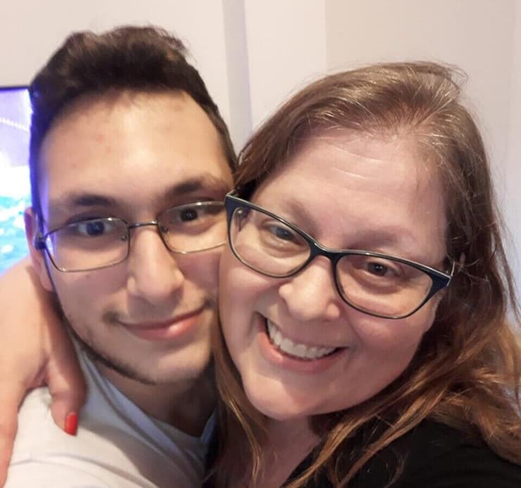 חירות נמרודי עם בנה תמיר 