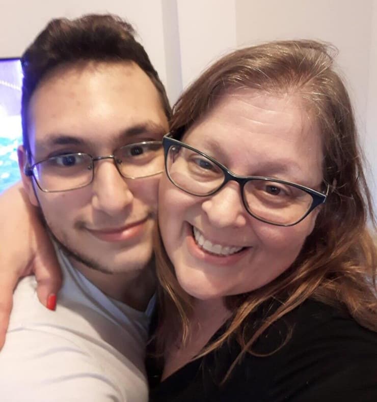 חירות נמרודי עם בנה תמיר 