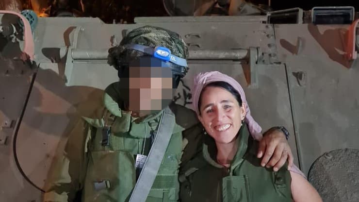 אפרת זנטון עם משפחתה