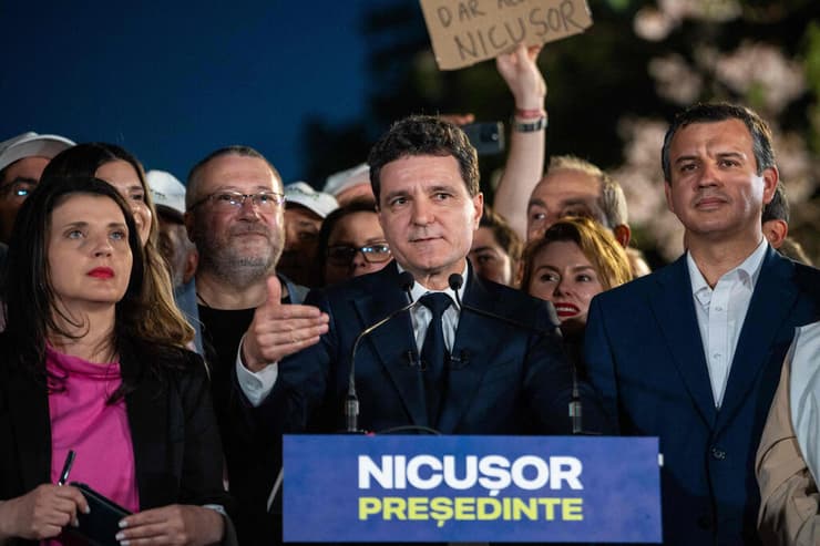 המועמד הפרו-אירופי ב בחירות לנשיאות רומניה וראש העיר בורקשט ניקושור דן 