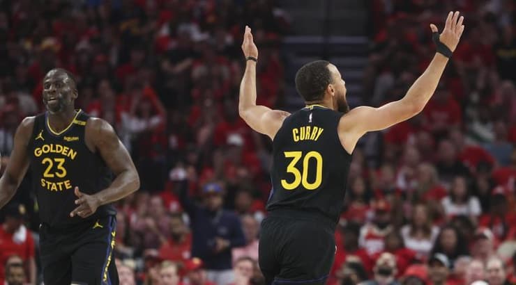 סטף קרי חוגג