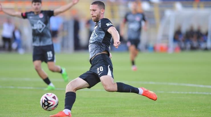 דייויד קופרמן (חגי מיכאלי) דייויד קופרמן