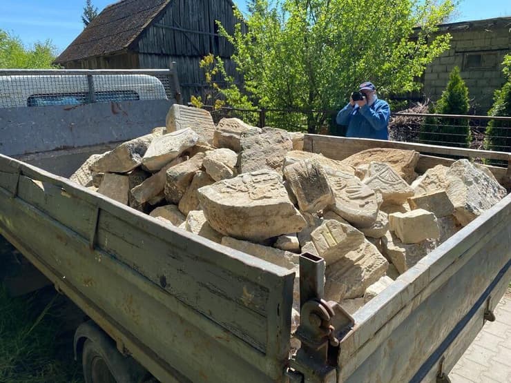 השבת המצבות היהודיות לבית העלמין בפשיסחה, במימונו של ארכיבישוף נוצרי