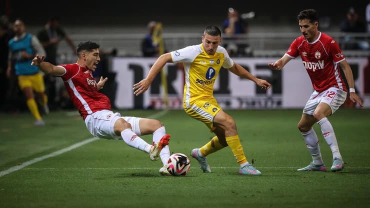 מי תהיה האלופה? אי־אפשר לדעת (צילום: עוז מועלם) דוידה בפעולה