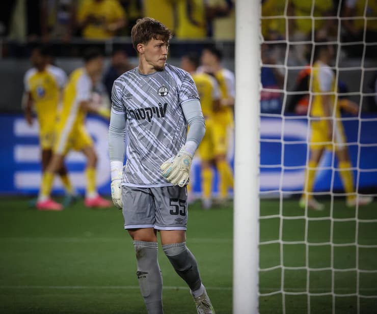 בבאר-שבע שוקלים להחתים שוער בכיר נוסף. אליאסי (צילום: עוז מועלם) שוער הפועל באר-שבע ניב אליאסי