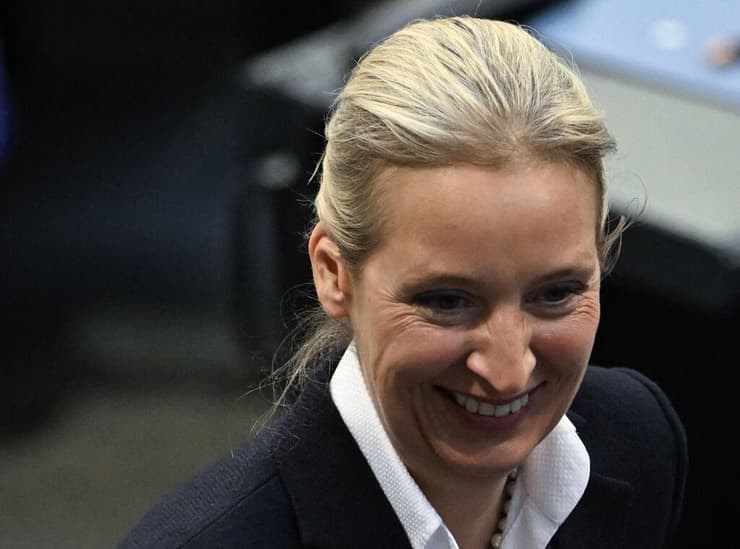 פרידריך מרץ הצבעה גרמניה מנהיגת אלטרנטיבה לגרמניה אליס ויידל בהצבעה על מינוי מרץ לקנצלרבפרלמנט של גרמניה