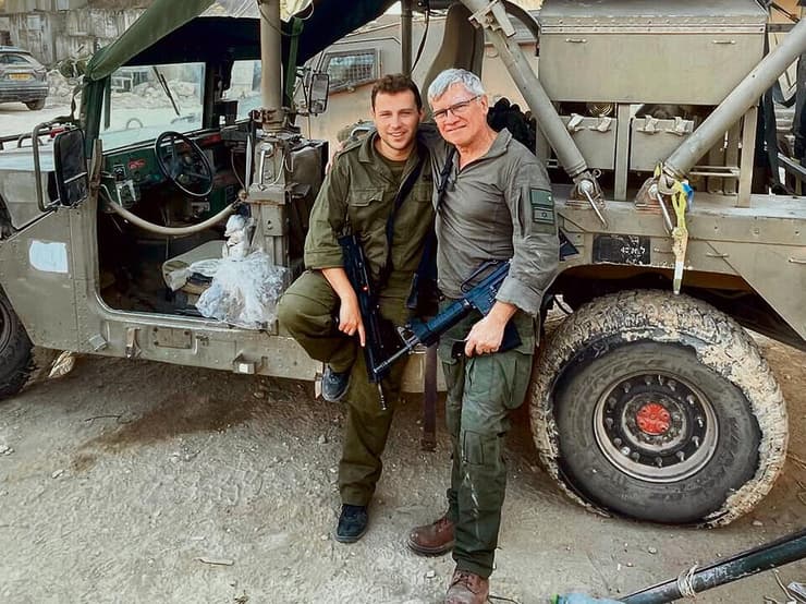 פרופ' נחום נשר ובנו קורן עושים מילואים יחד