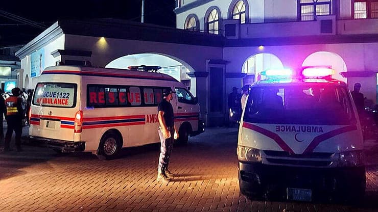 פינוי פצועים בפקיסטן בעקבות התקיפה של הודו