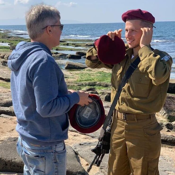 פרופ' נחום נשר ובנו קורן משרתים יחד במילואים