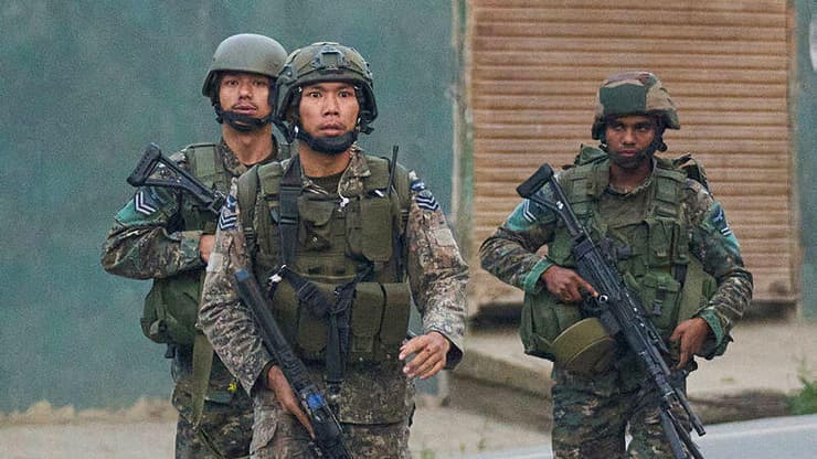 חיילים הודים בעיר פמפור