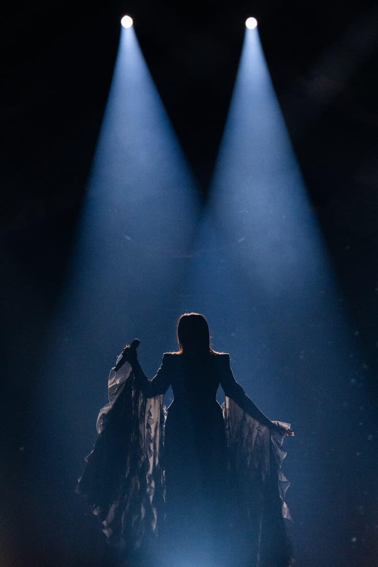 יובל רפאל בחזרה הראשונה לאירוויזיון (צילום: Corinne Cumming) יובל רפאל בחזרה הראשונה לאירוויזיון