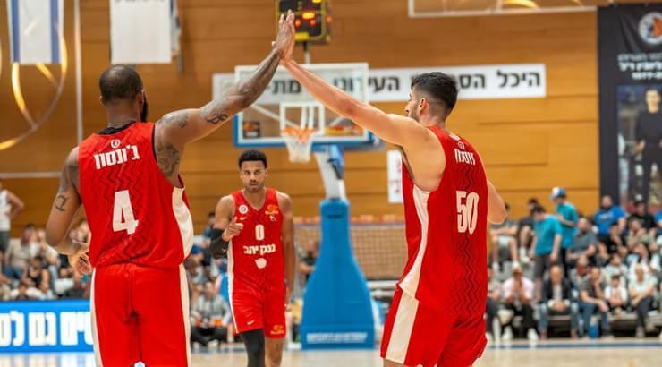 שחקני הפועל ירושלים מרוצים