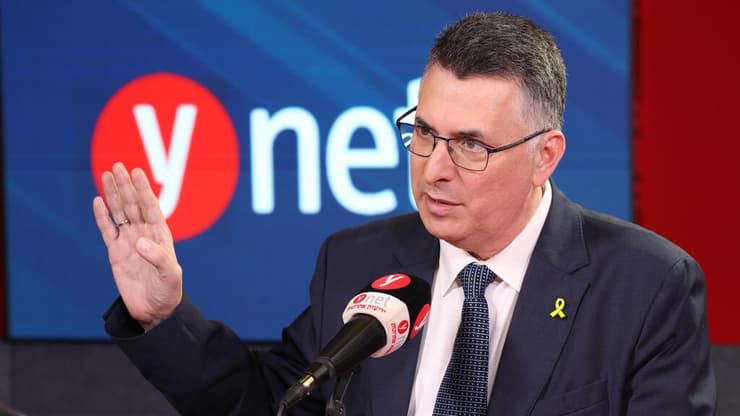 שר החוץ גדעון סער בפודקאסט 120 ואחת עם מורן אזולאי