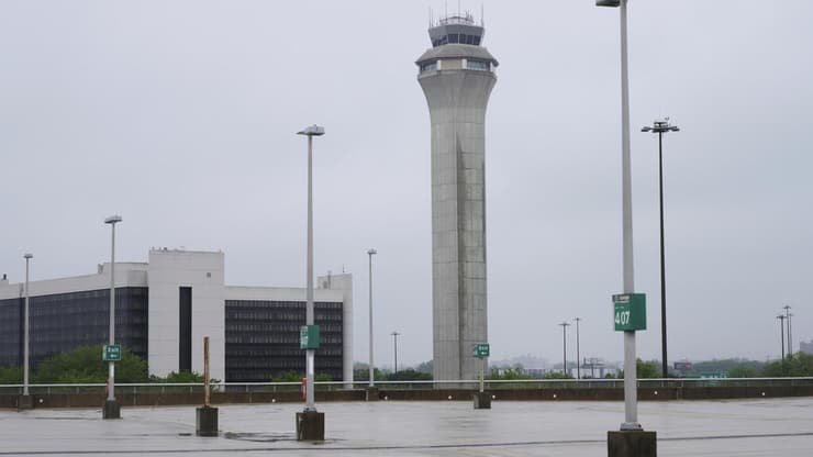 מגדל הפיקוח בנמל התעופה ניוארק