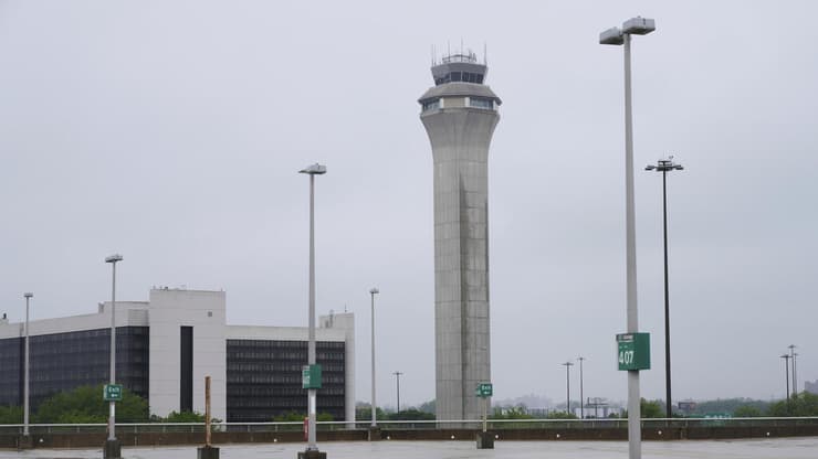 מגדל הפיקוח בנמל התעופה ניוארק