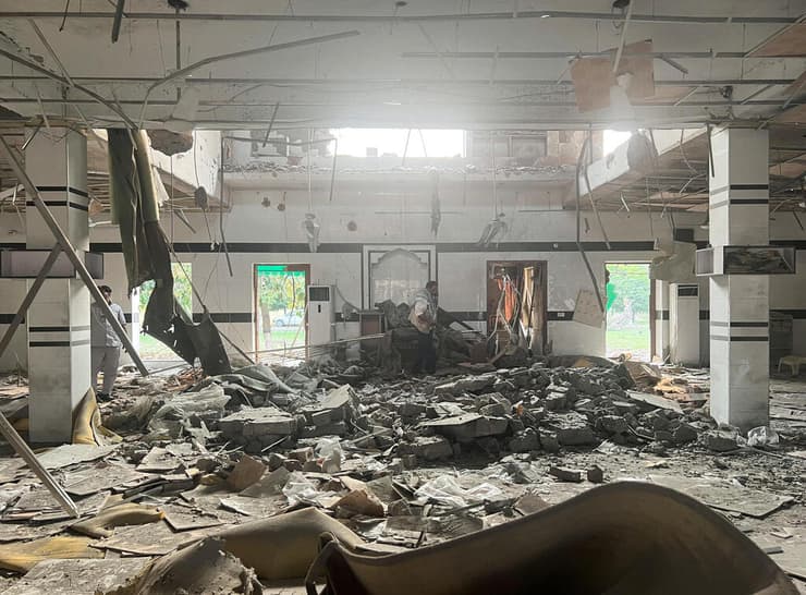 הריסות באזור העיר לאהור ב פקיסטן אחרי תקיפה של הודו