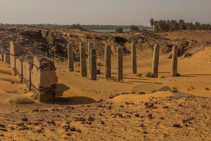 שרידי דונגולה העתיקה בסודן (צילום: Matyas Rehak, Shutterstock) שרידי דונגולה העתיקה בסודן