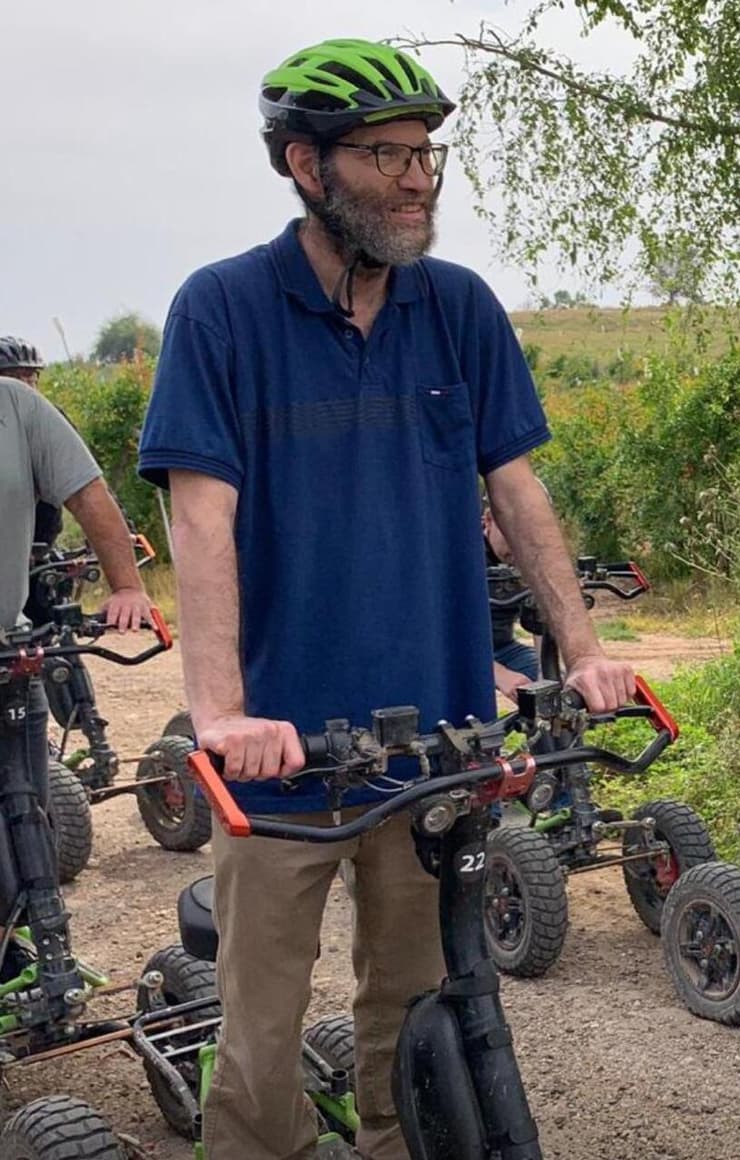 החטוף שנרצח בשבי נדב פופלוול, שהיה סמנכ"ל התוכנה של באריקס