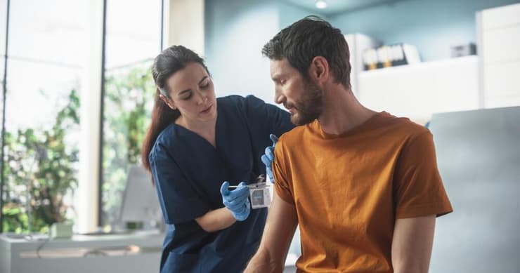 עוד יתרון לחיסון נגד שלבקת חוגרת (צילום: shutterstock) חיסון נגד שלבקת חוגרת