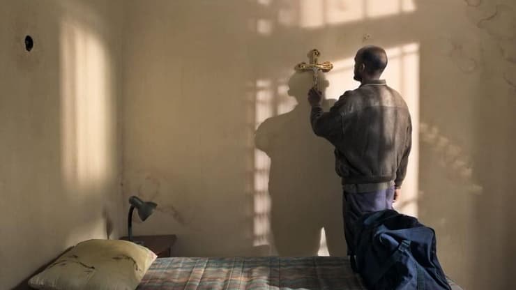 מתוך "מתחת לצל של השמש"