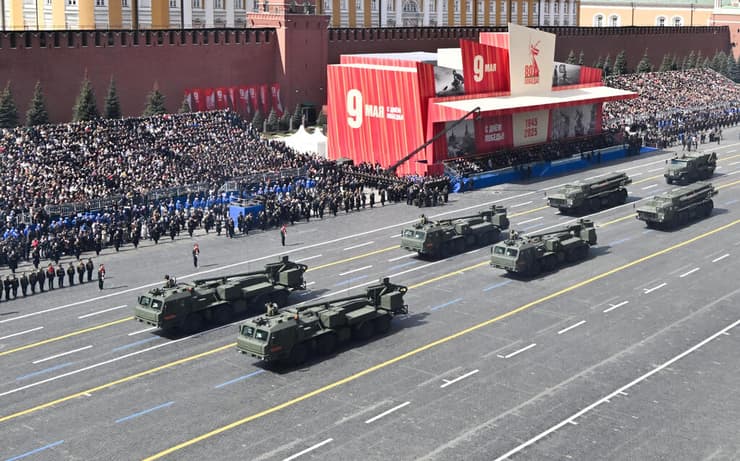 צילום: Ivan Sekretaryov/Mikhail Korytov/Host agency RIA Novosti/Handout via REUTERS צבא רוסיה מצעד ניצחון 80 שנה לניצחון הסובייטי במלחמת העולם השנייה ב מובסקבה