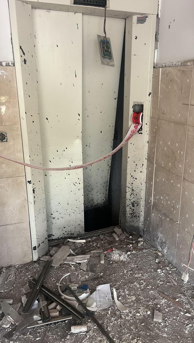 רימון רסס הושלך לבניין דירות ברחוב מבצע קדש בתל אביב