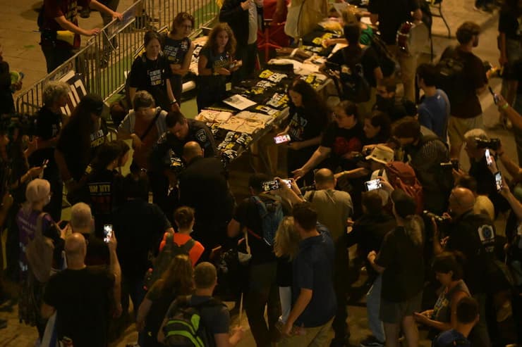 הפגנה בדרך בגין, תל אביב