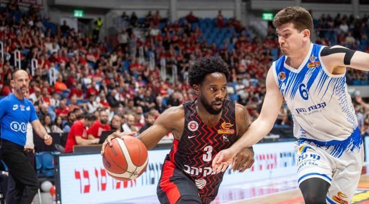 קאדין קרינגטון נגד דורי סהר (אורן בן חקון) קאדין קרינגטון נגד דורי סהר